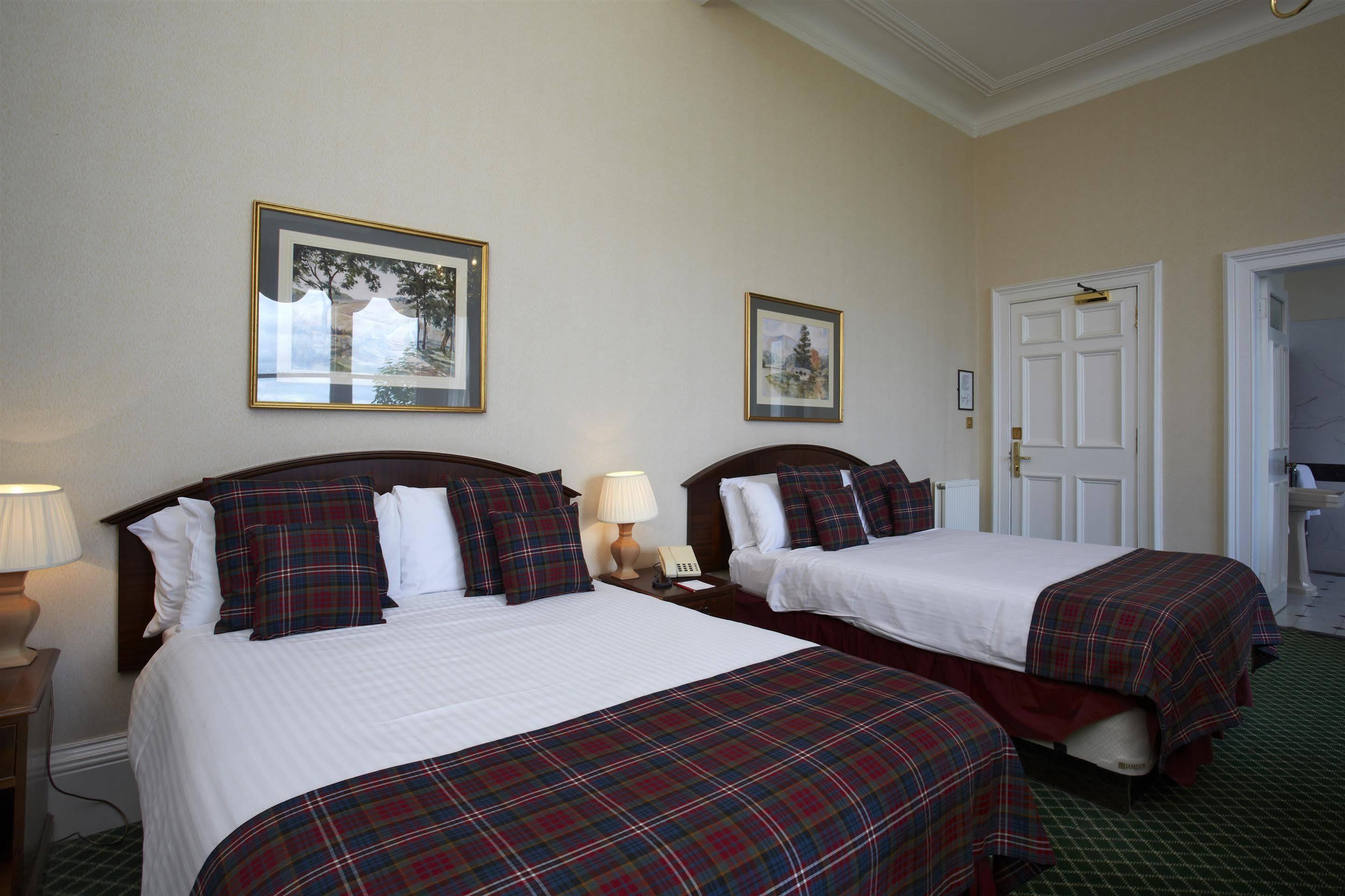 Seaton House Hotel เซนต์แอนดรูว์ ภายนอก รูปภาพ