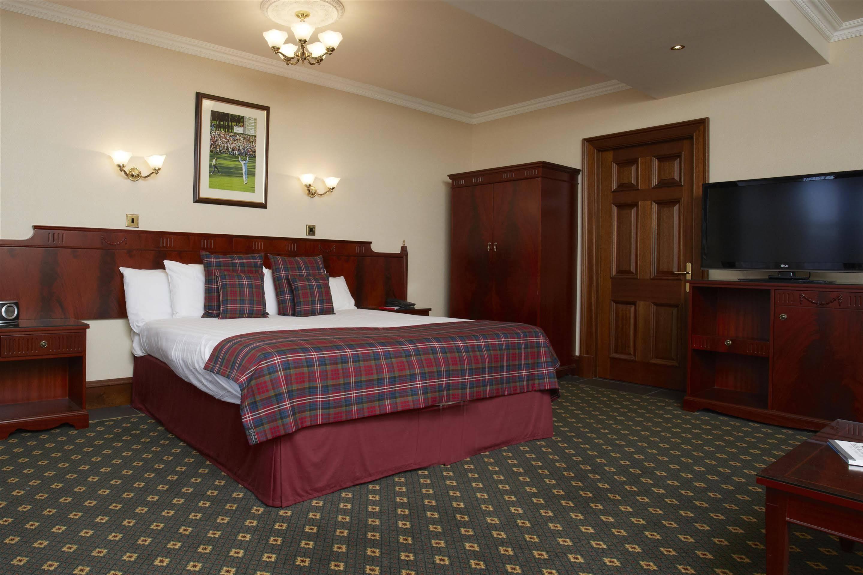 Seaton House Hotel เซนต์แอนดรูว์ ภายนอก รูปภาพ